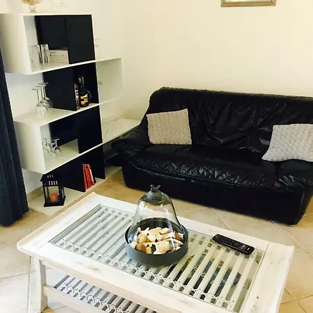 Apartment Les Girolles 16 Borgo (Corsica)